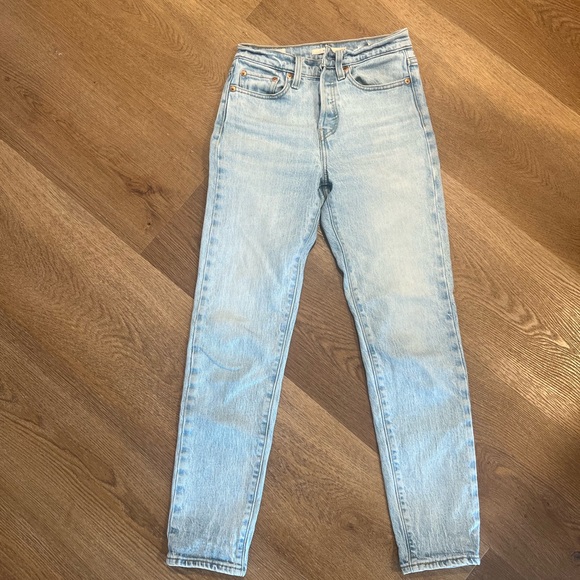 Levi's Blue Skinny Jeans with Vintage-Inspired Fade - Picture 1 of 3